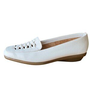 A2 Aerosoles Flats Alabaster White Women’s Size 9M Loafers Slip-On Comfort Shoes